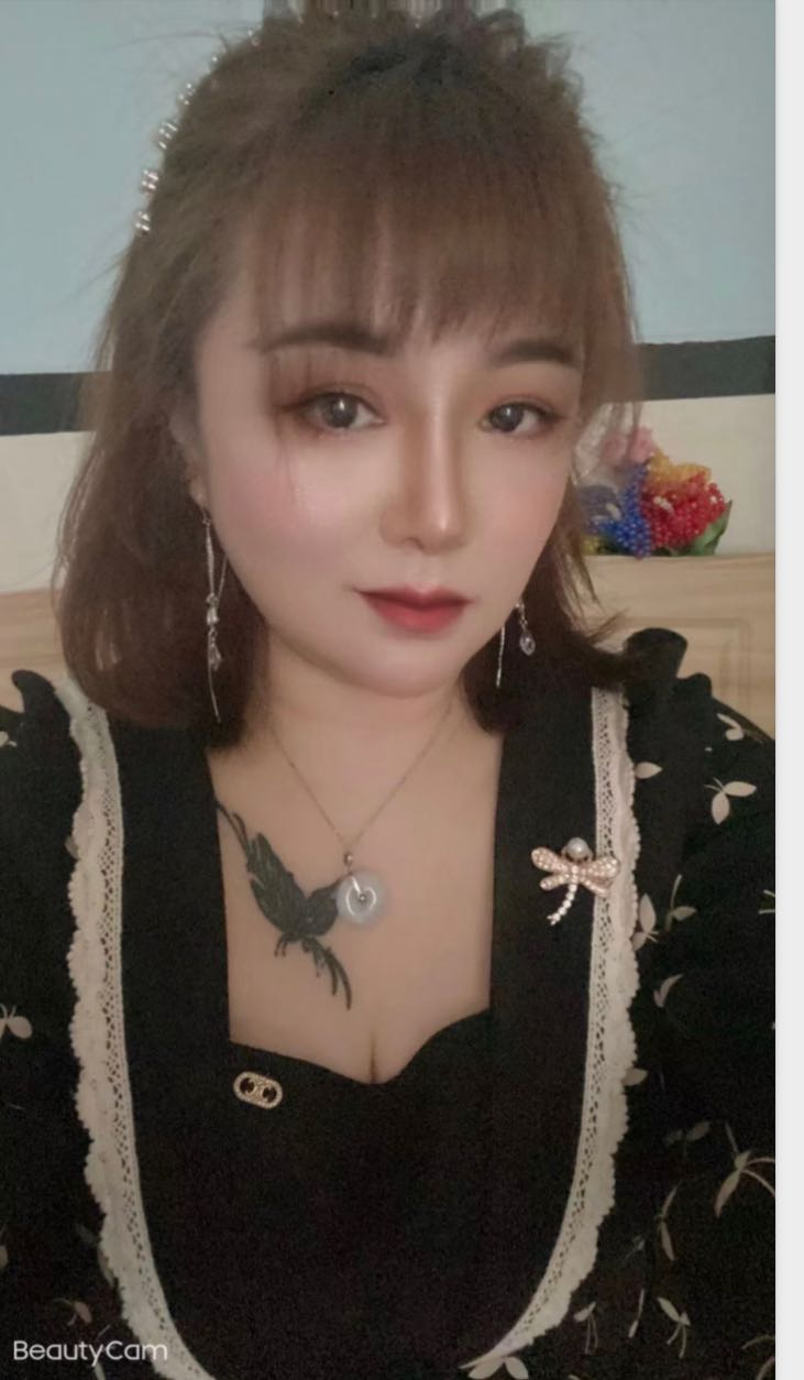 成熟有气质，温柔的良家微胖少妇，